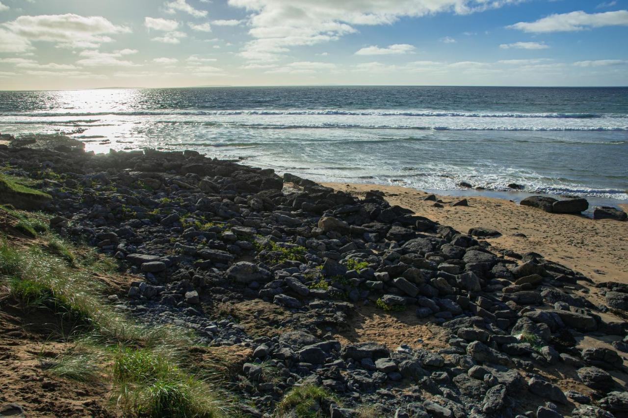 Villa Dolphin Watch Wild Atlantic Way Fanore Esterno foto