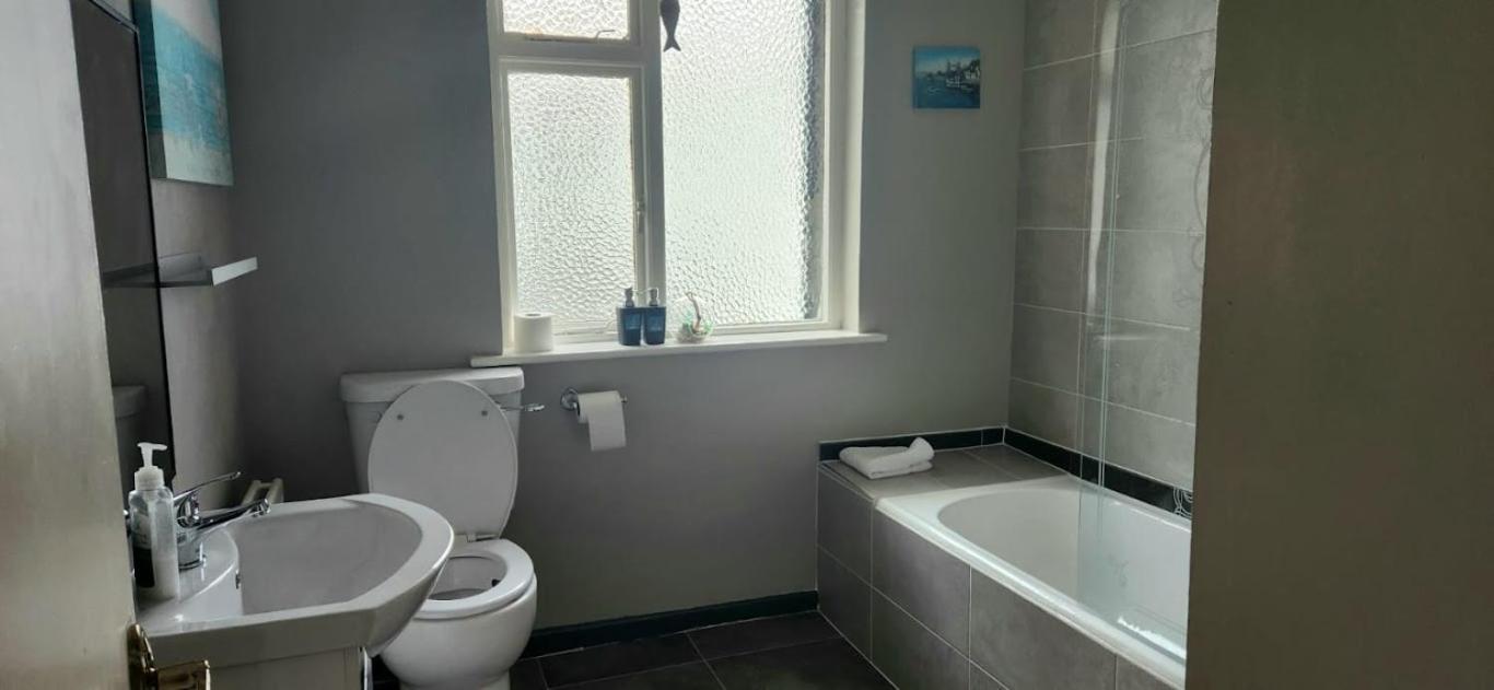 Villa Dolphin Watch Wild Atlantic Way Fanore Esterno foto