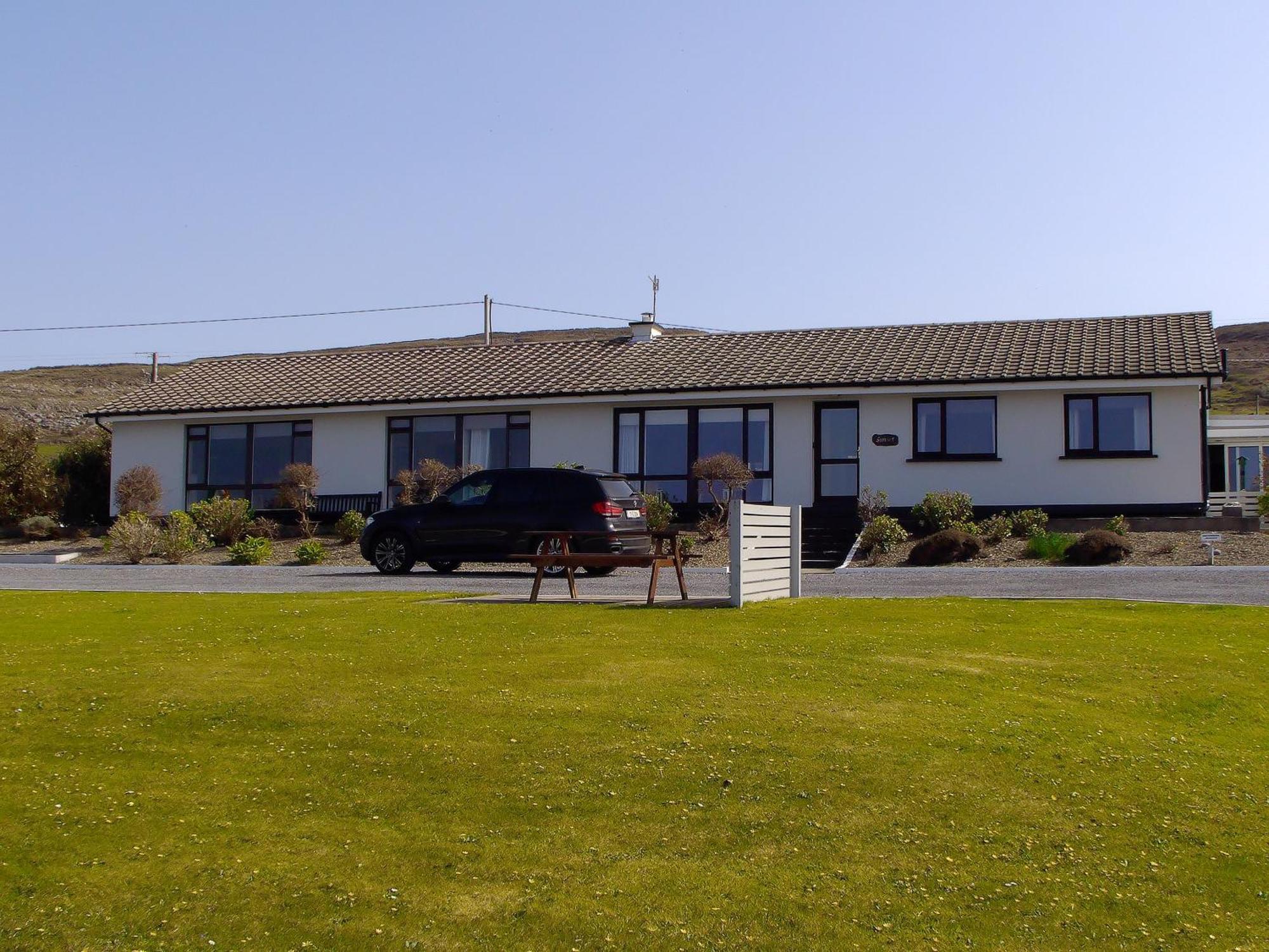 Villa Dolphin Watch Wild Atlantic Way Fanore Esterno foto